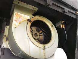 家庭用レンジフードの内部、外装クリーニング